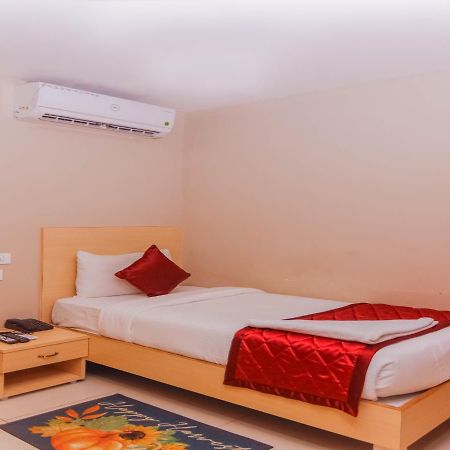 Hotel Vinayaga Tiruppur Exterior photo