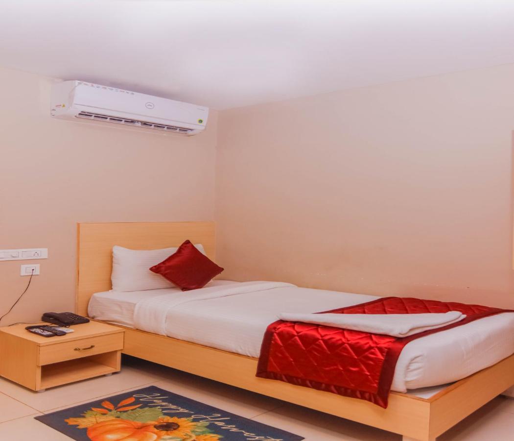 Hotel Vinayaga Tiruppur Exterior photo
